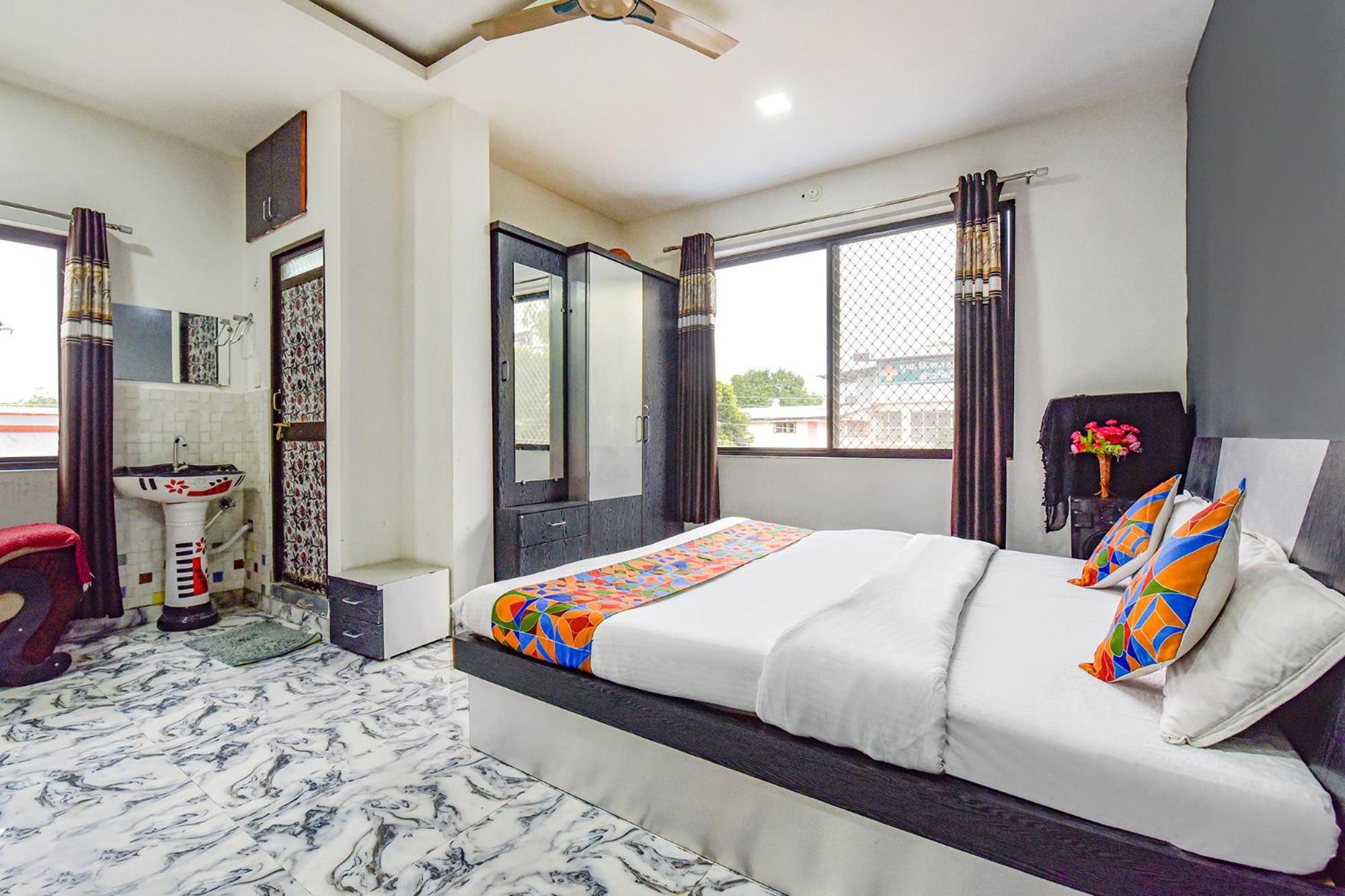 Fabexpress Soni Palace Ujjain Buitenkant foto